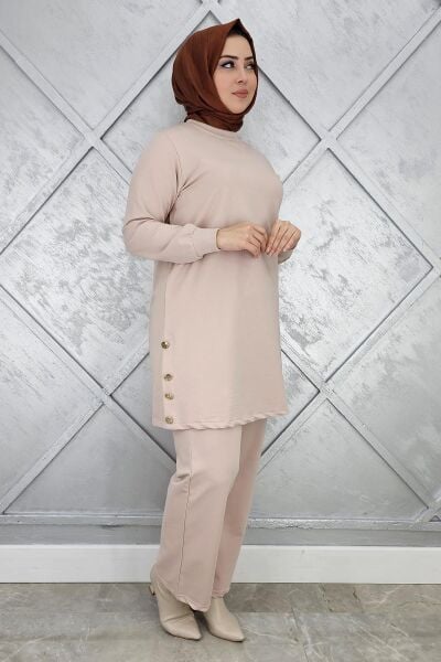 KADIN DÜĞME DETAYLI TESETTÜR TAKIM BEJ - L