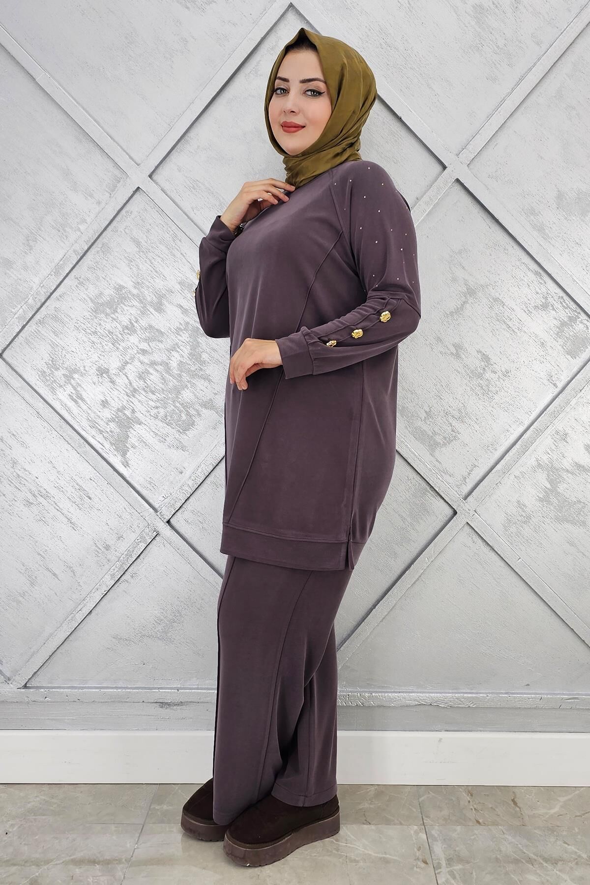 KADIN NERVÜR DİKİM DÜĞME DETAYLI TESETTÜR TAKIM KAHVERENGİ - 2 BEDEN