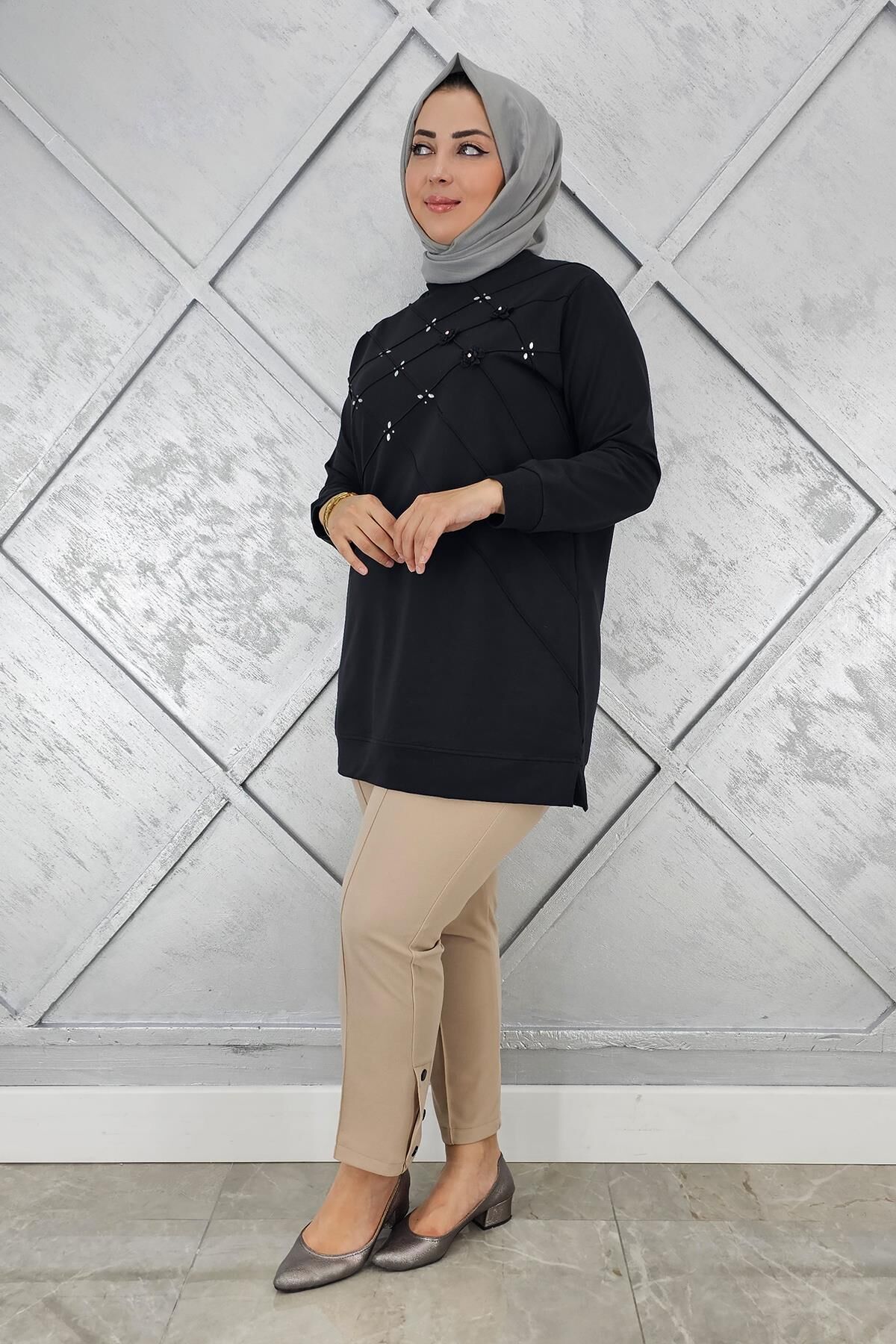 KADIN DİKME VE TAŞ DETAYLI TESETTÜR TUNİK SİYAH - 4 BEDEN