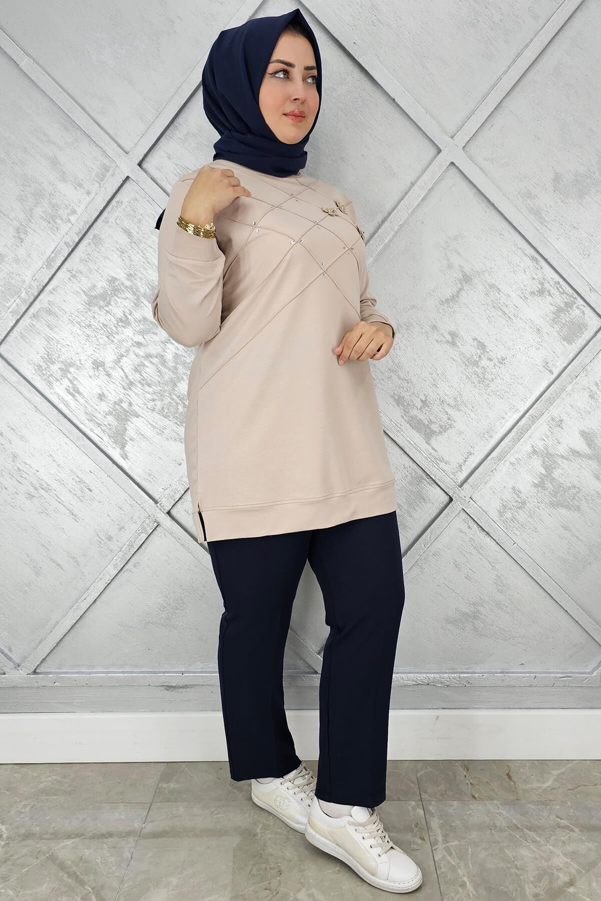 KADIN DİKME VE TAŞ DETAYLI TESETTÜR TUNİK BEJ - 5 BEDEN