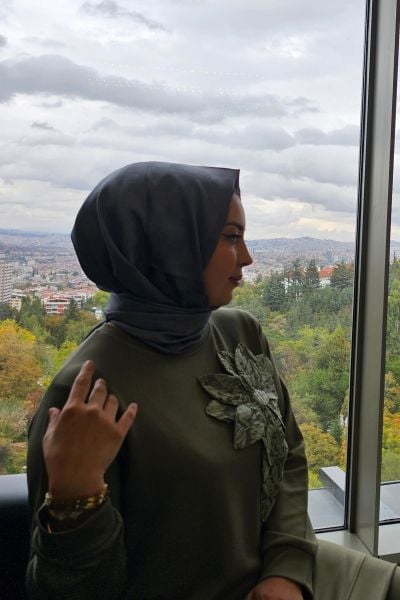 KADIN DİKME ÇİÇEK DETAYLI TESETTÜR TAKIM HAKİ - 3 BEDEN