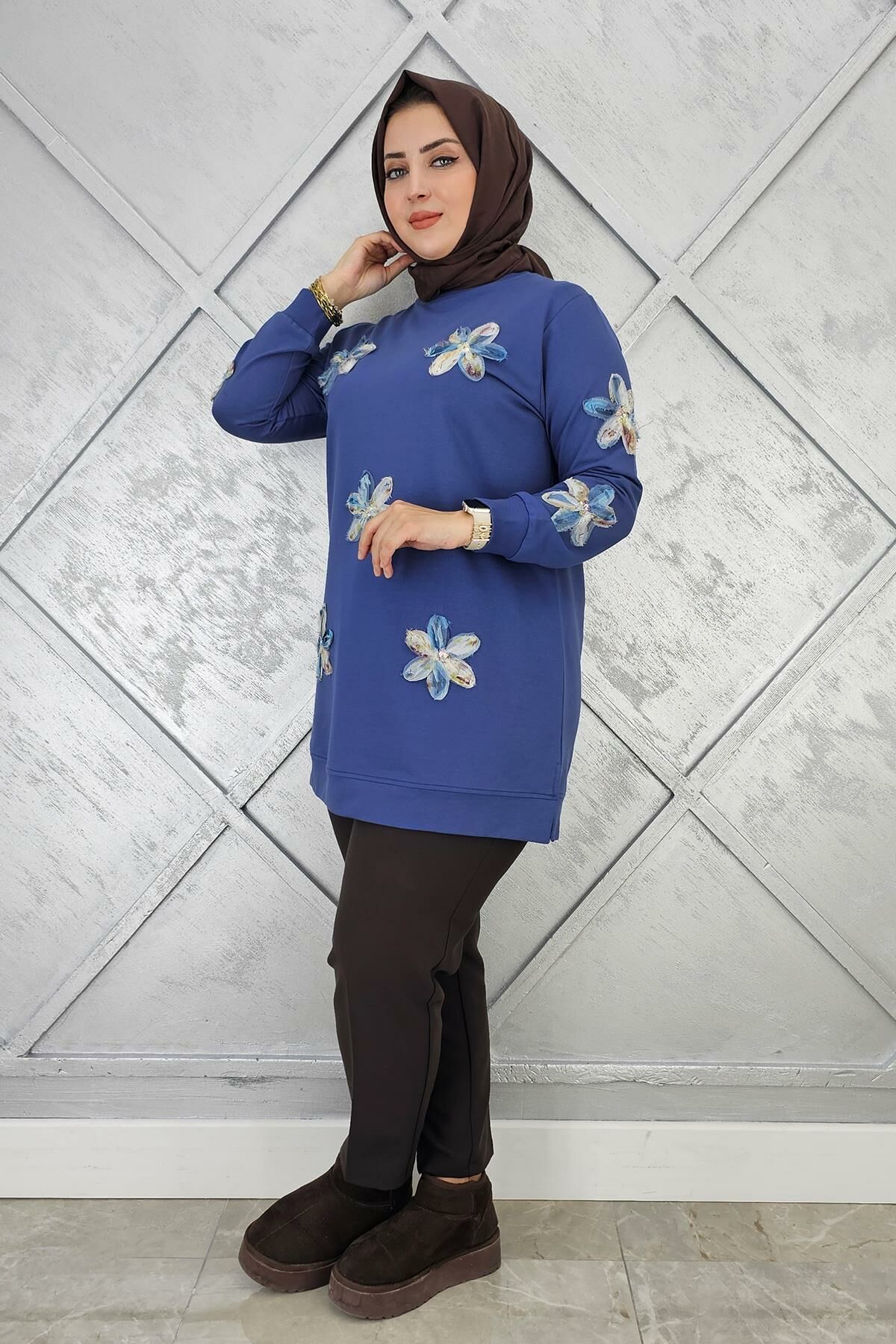 KADIN DİKME ÇİÇEK DETAYLI TESETTÜR TUNİK İNDİGO - 4 BEDEN