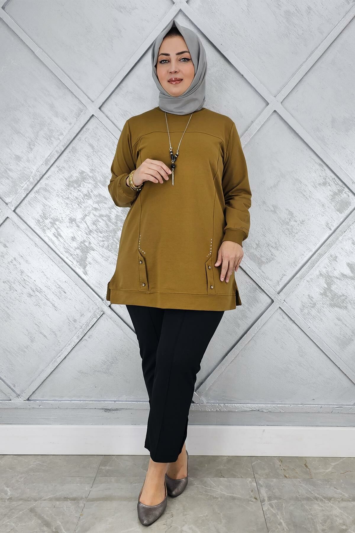 KADIN KOLYE DETAYLI TAŞLI TESETTÜR TUNİK