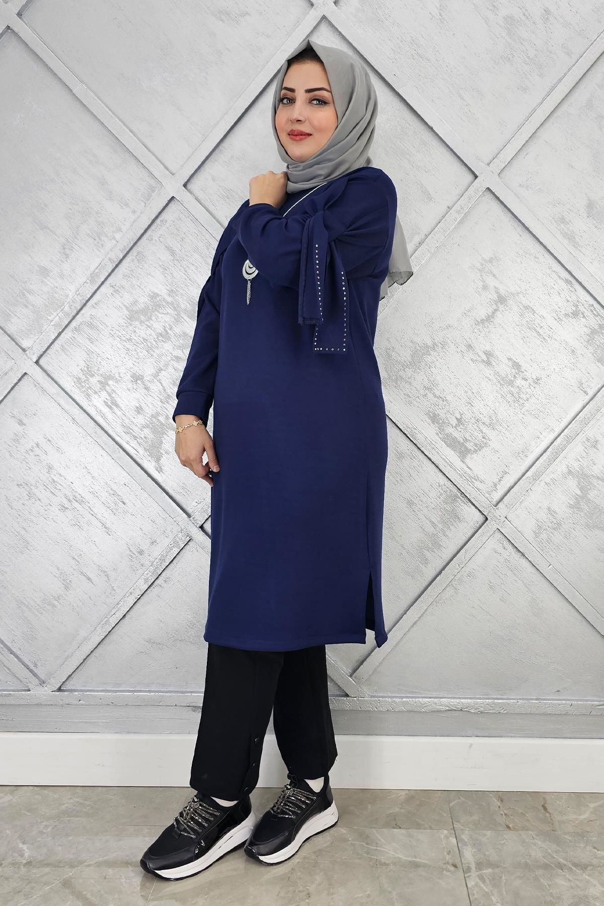 KADIN TAŞ VE KOLYE DETAYLI TESETTÜR TUNİK LACİVERT - 4 BEDEN